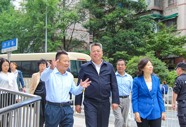 贵州省市领导莅临利美康外科医院视察